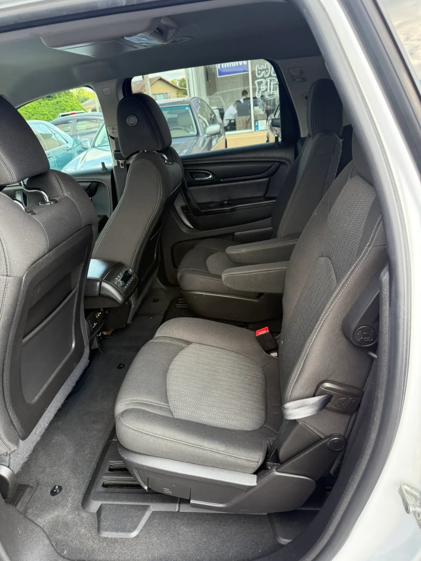 Used 2016 Chevrolet Traverse LT w/ Traveler's Package AWD/4WD image 16