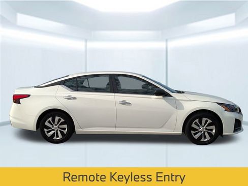 Used 2024 Nissan Altima 2.5 S image 8