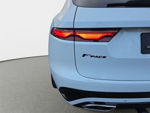 Used 2021 Jaguar F-PACE R-Dynamic S image 39