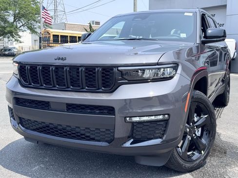 New 2025 Jeep Grand Cherokee L Limited w/ Black Appearance Package image 3