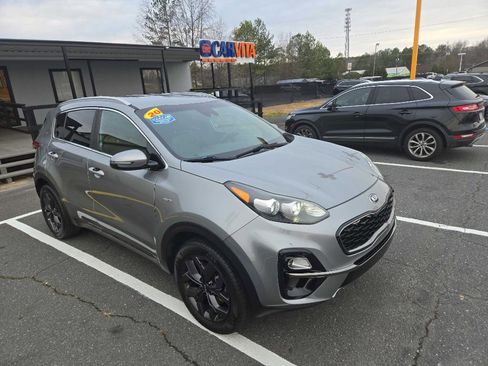 Used 2020 Kia Sportage S image 3