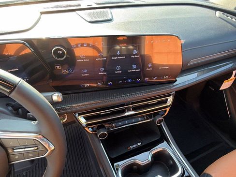 New 2027 Chevrolet Traverse Z71 w/ Enhanced Driving Package AWD/4WD image 6