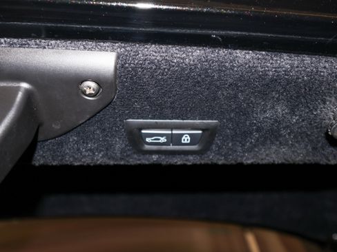 Used 2015 Rolls-Royce Wraith RWD image 13