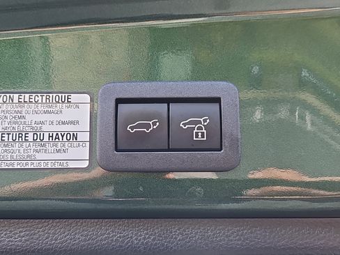 Used 2023 Toyota Corolla Cross XLE image 12