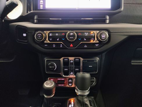 New 2026 Jeep Wrangler Unlimited Rubicon AWD/4WD image 29