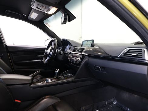 Used 2018 BMW M3 RWD image 22