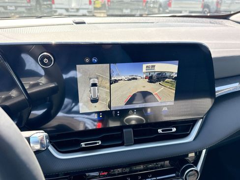New 2026 Chevrolet Equinox LT AWD/4WD image 17