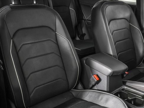 Used 2023 Volkswagen Tiguan SEL R-Line image 46