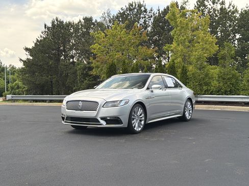 Used 2019 Lincoln Continental Select FWD image 14