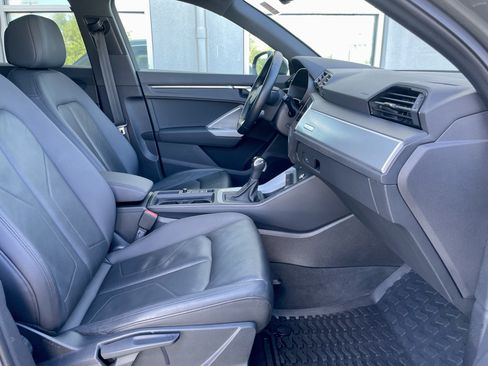 Used 2020 Audi Q3 2.0T Premium w/ Convenience Package AWD/4WD image 15