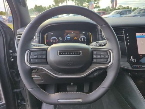Used 2022 Jeep Wagoneer Series II RWD image 13