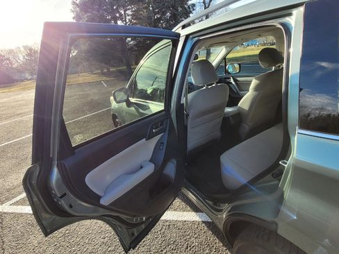 Used 2014 Subaru Forester 2.5i Limited w/ Popular Package #2 image 18