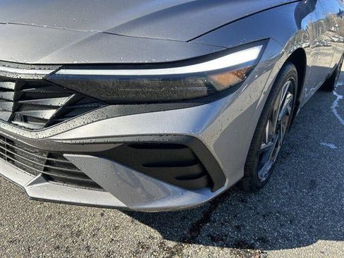 New 2025 Hyundai Elantra SEL image 36