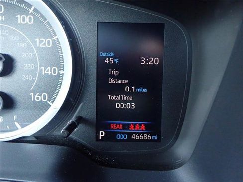 Used 2021 Toyota Corolla LE image 21