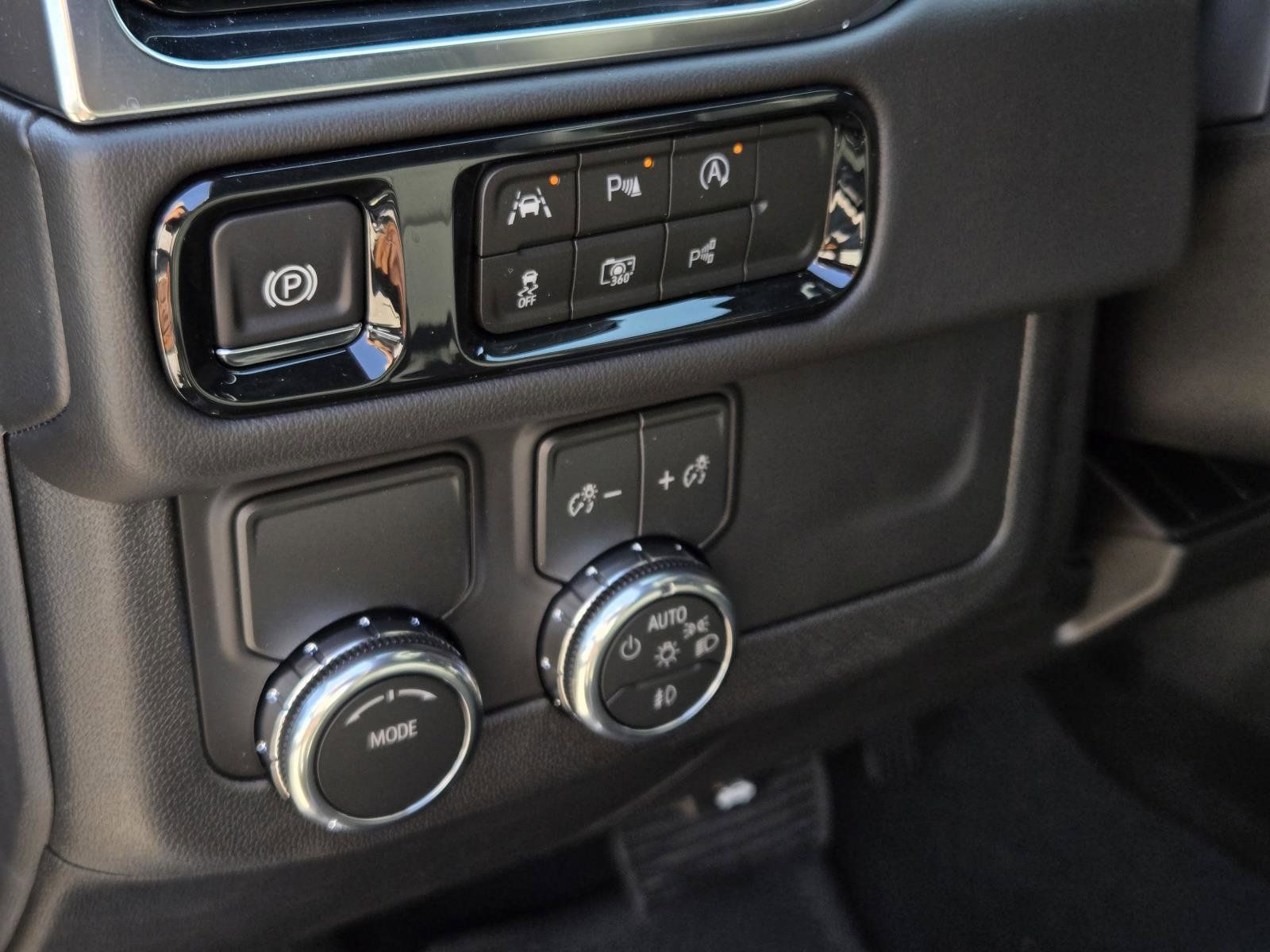 New 2026 GMC Yukon XL Elevation RWD image 9