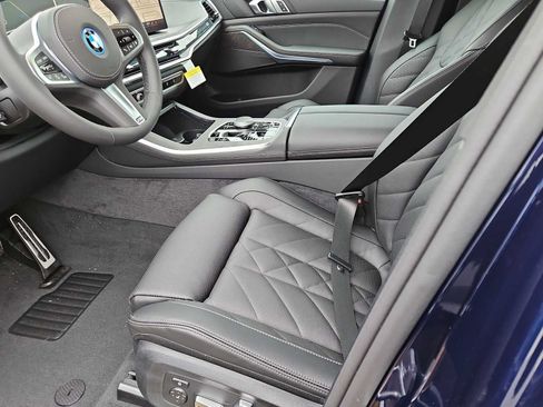 Used 2026 BMW X5 xDrive50e AWD/4WD image 16