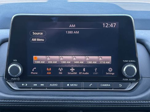 Used 2024 Nissan Rogue SV image 13