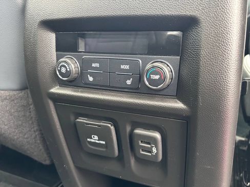 Used 2019 Chevrolet Traverse Premier w/ Driver Confidence II Package FWD image 20
