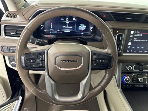 Used 2022 GMC Yukon XL Denali image 14