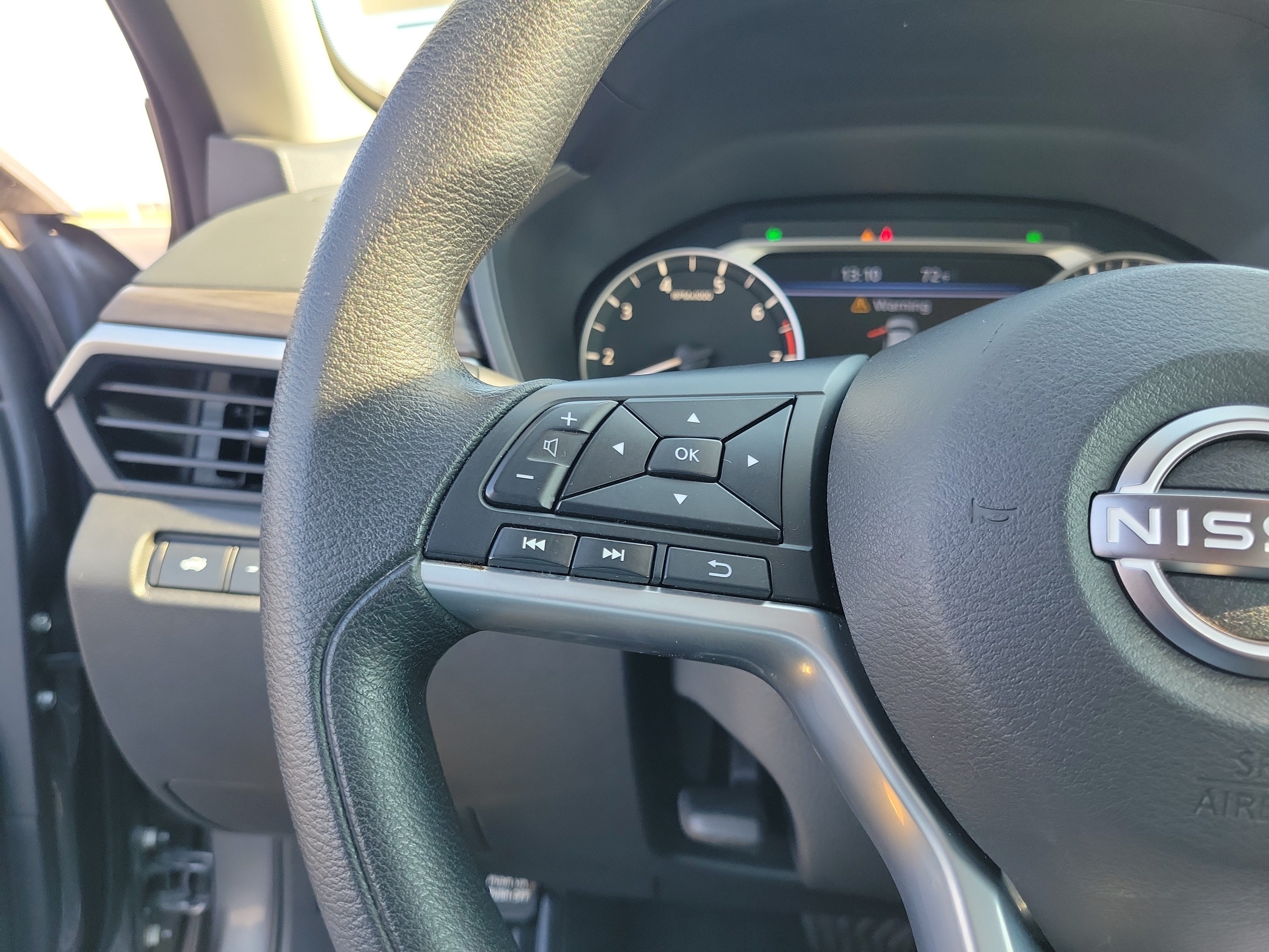 Certified 2025 Nissan Altima 2.5 SV FWD image 22