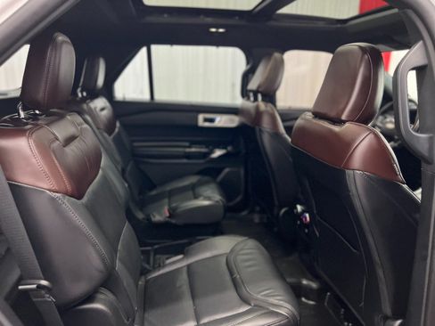Used 2021 Ford Explorer Platinum AWD/4WD image 21