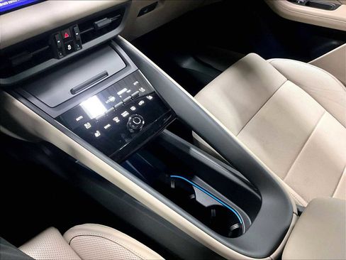 Used 2025 Porsche Macan Electric image 20