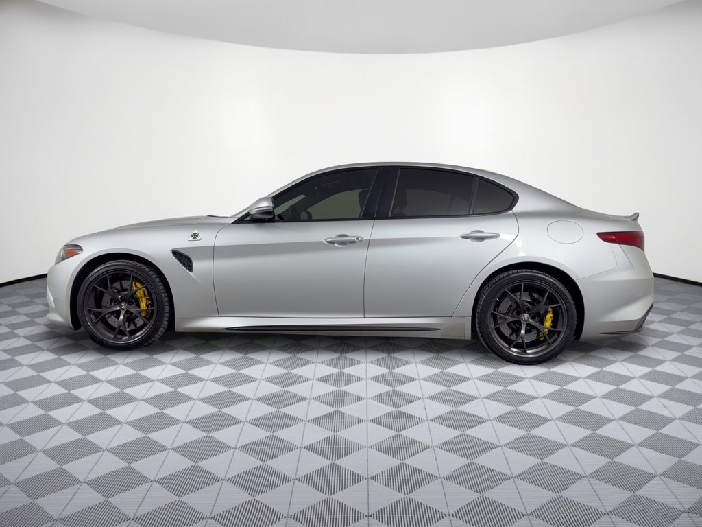 Used 2018 Alfa Romeo Giulia Quadrifoglio RWD image 2