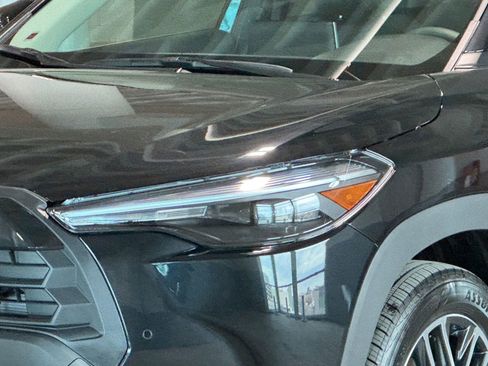 New 2026 Toyota Corolla Cross XLE AWD/4WD image 5