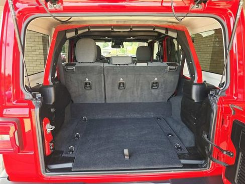 Used 2025 Jeep Wrangler Unlimited Sahara AWD/4WD image 14