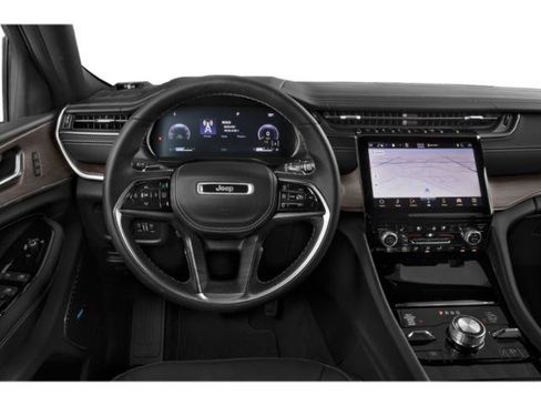 Used 2021 Jeep Grand Cherokee L Overland w/ Luxury Tech Group IV AWD/4WD image 10