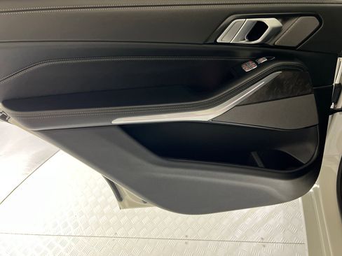 Used 2026 BMW X7 xDrive40i image 33