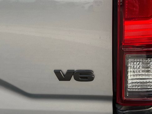 Used 2020 Toyota Tacoma SR5 image 16