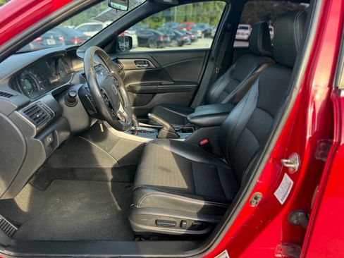 Used 2016 Honda Accord Sport image 4