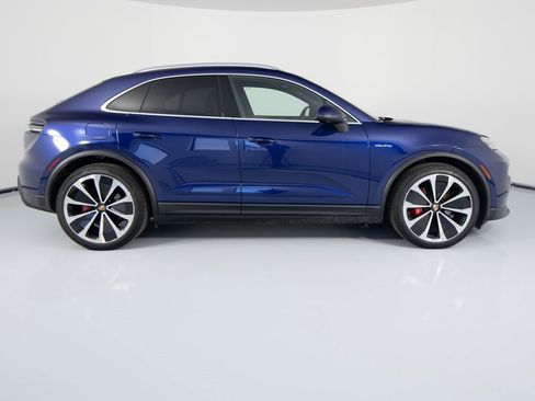 Certified 2025 Porsche Macan 4S Electric image 11