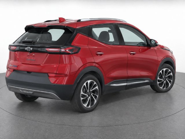 Used 2023 Chevrolet Bolt EUV Premier w/ Sun & Sound Package FWD image 8