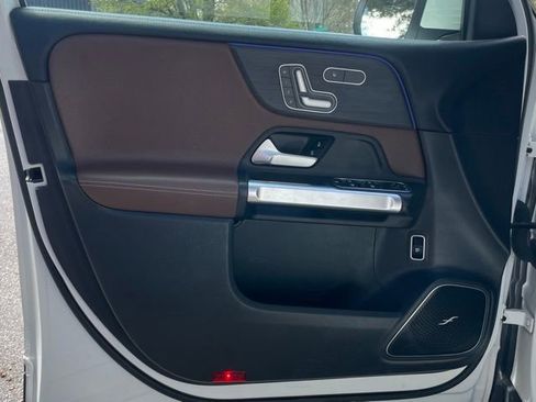 Used 2021 Mercedes-Benz GLB 250 4MATIC w/ AMG Line image 14