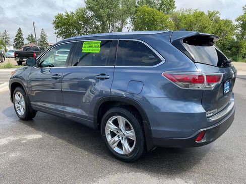 Used 2014 Toyota Highlander Limited w/ Driver Technology Package AWD/4WD image 4
