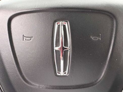 Certified 2023 Lincoln Nautilus Reserve w/ Luxury Package image 24