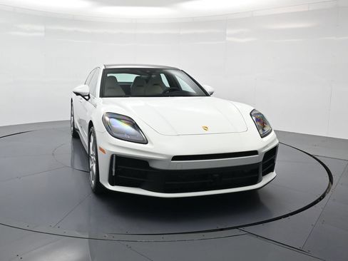 Used 2026 Porsche Panamera image 33