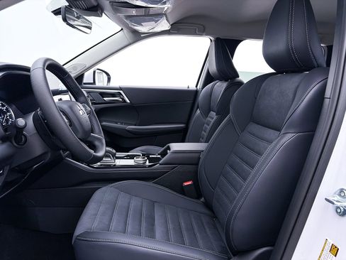 New 2026 Mitsubishi Outlander SE FWD image 10