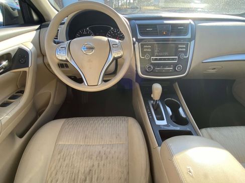 Used 2016 Nissan Altima 2.5 S w/ Power Driver Seat Package image 10