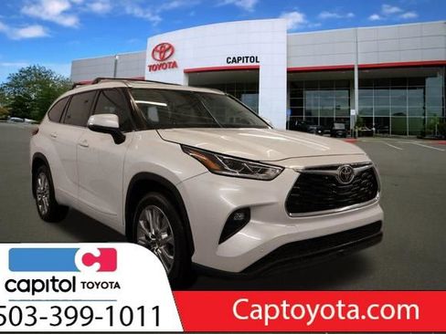 Used 2023 Toyota Highlander Limited AWD/4WD image 1