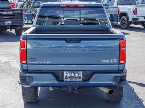 Used 2025 Chevrolet Silverado 2500 High Country w/ Technology Package AWD/4WD image 32