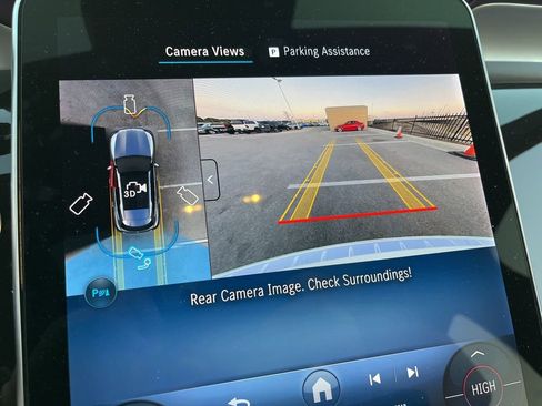 Used 2025 Mercedes-Benz GLC 300 4MATIC image 24