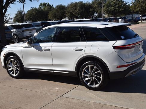 Certified 2025 Lincoln Corsair AWD w/ Equipment Group 101A image 11