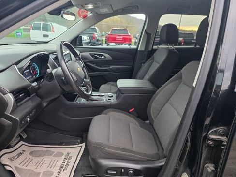 Used 2020 Chevrolet Traverse LT w/ LPO, Blackout Package image 17