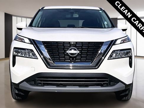 Used 2023 Nissan Rogue SV image 3