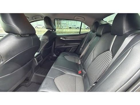 Used 2022 Toyota Camry SE FWD image 16