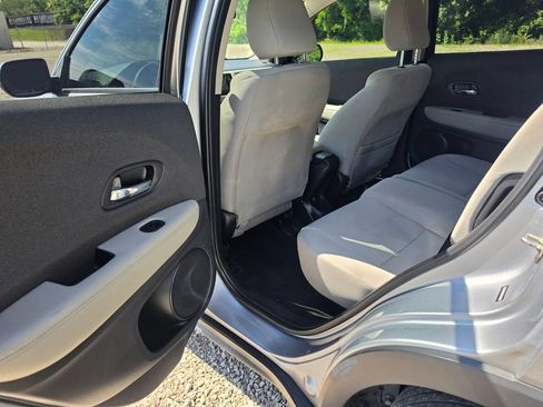 Used 2019 Honda HR-V LX image 13