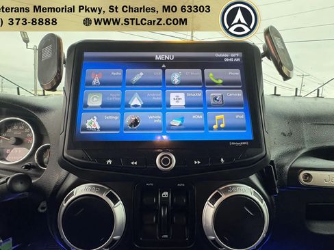 Used 2016 Jeep Wrangler Unlimited Rubicon AWD/4WD image 11